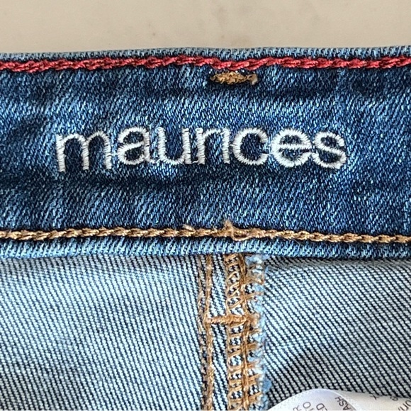 Maurice’s High Rise Button Fly Cropped Ankle Raw Hem Distressed Jeans Sz 10 - Picture 15 of 16